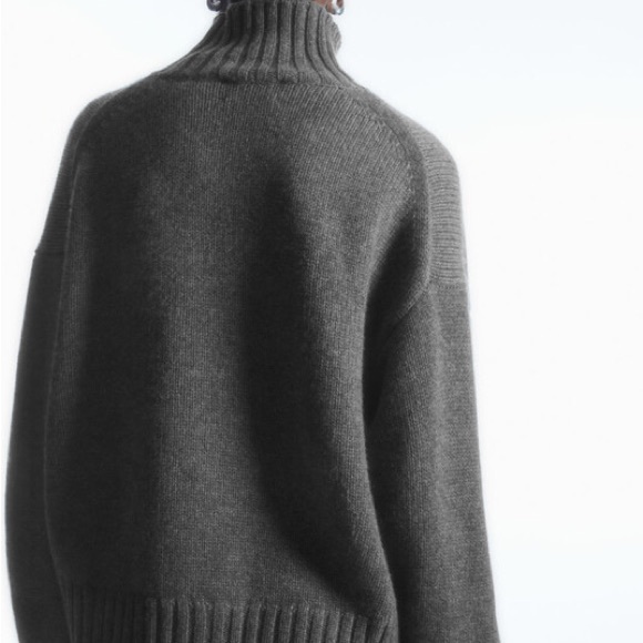 COS Chunky Pure Cashmere Turtleneck Sweater gray size L nwt - Picture 2 of 10